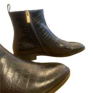 Women’s Black Leather Crocodile Pattern Trycia Boots New Without Box Size 10